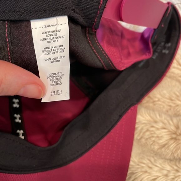 Under Armour Women's Twisted Renegade Cap - NEW - Picture 3 of 4